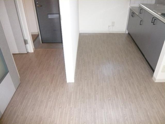 メゾンドール川島 A　
