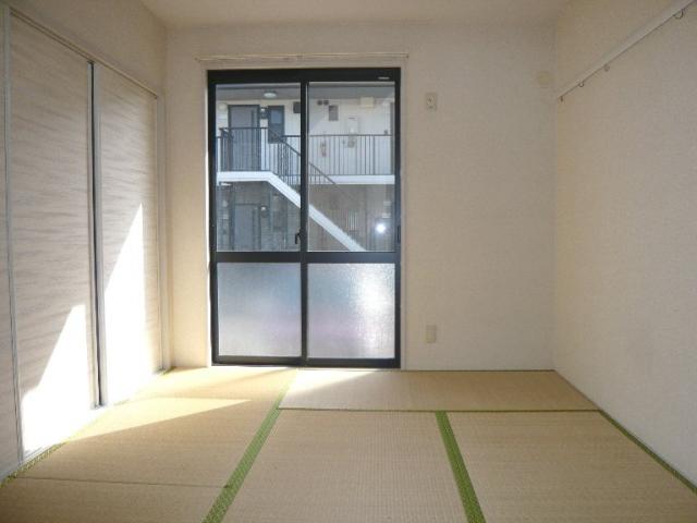 メゾンドール川島 A　