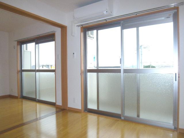 サープラス　