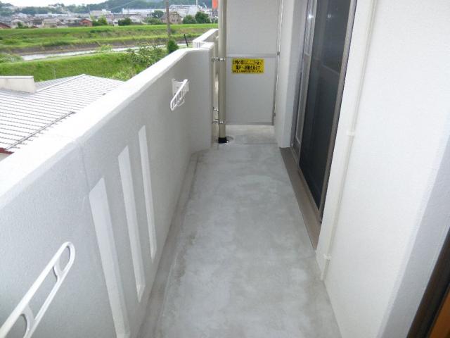 サープラス　