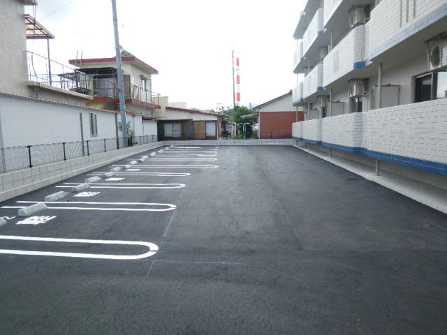 サープラス　