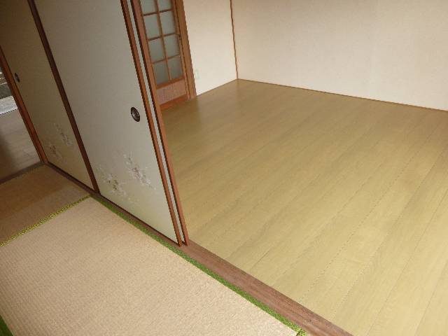 旭ハイツ　